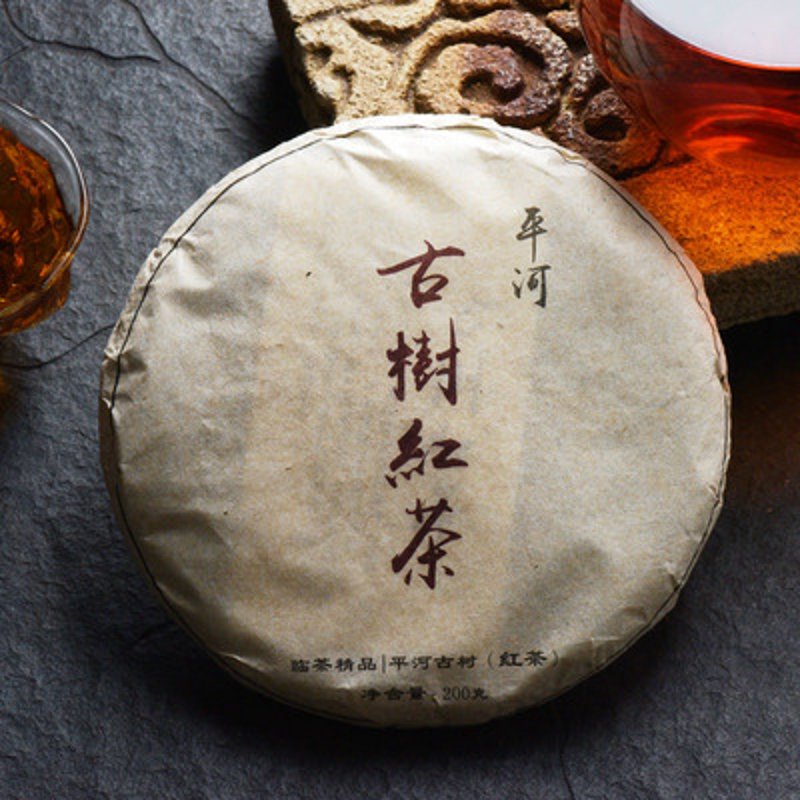 古树茶饼的魅力何在？让我们通过一系列精美的图片，来一探究竟。